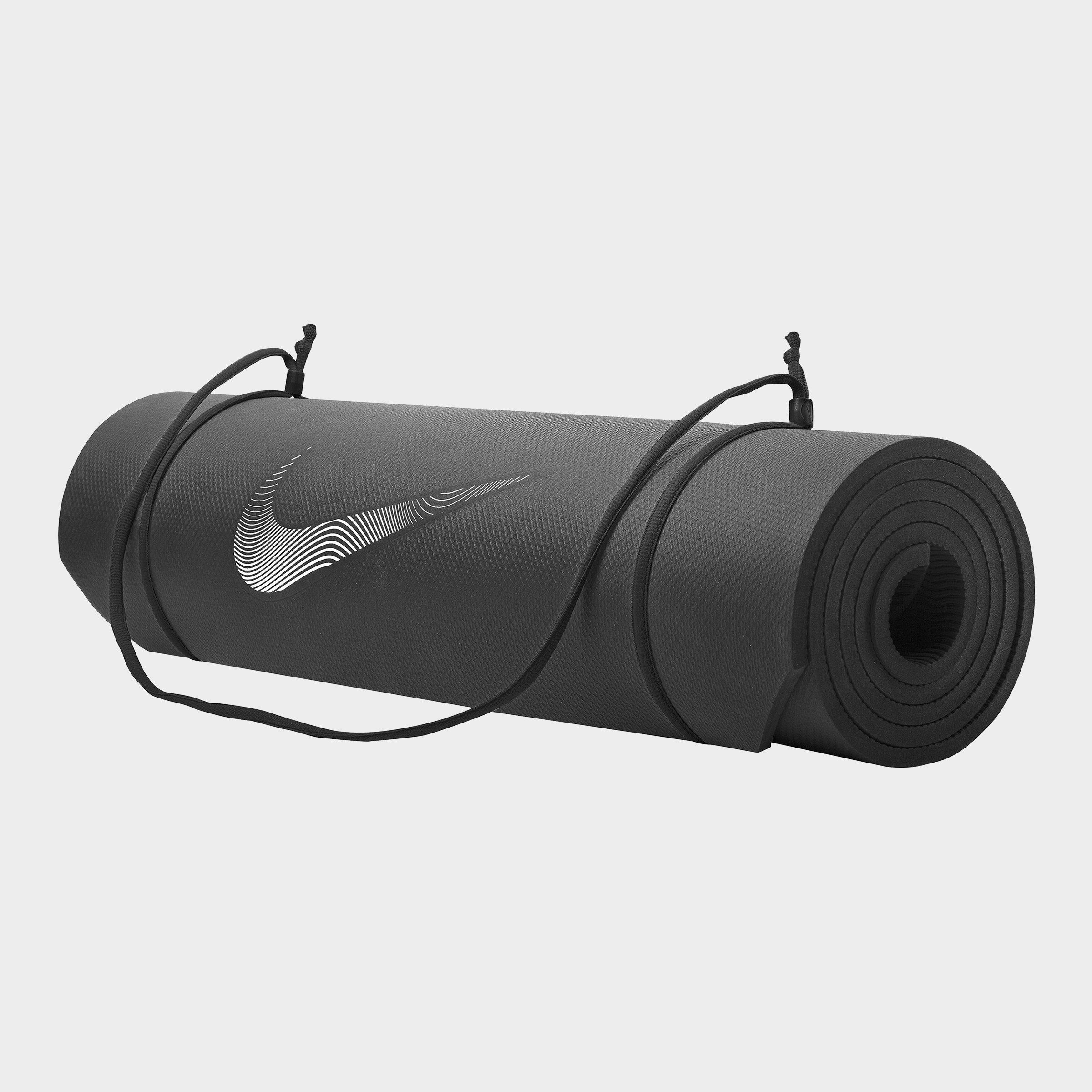Nike Training Mat 2.0 in Black/White Size: NOSIZE