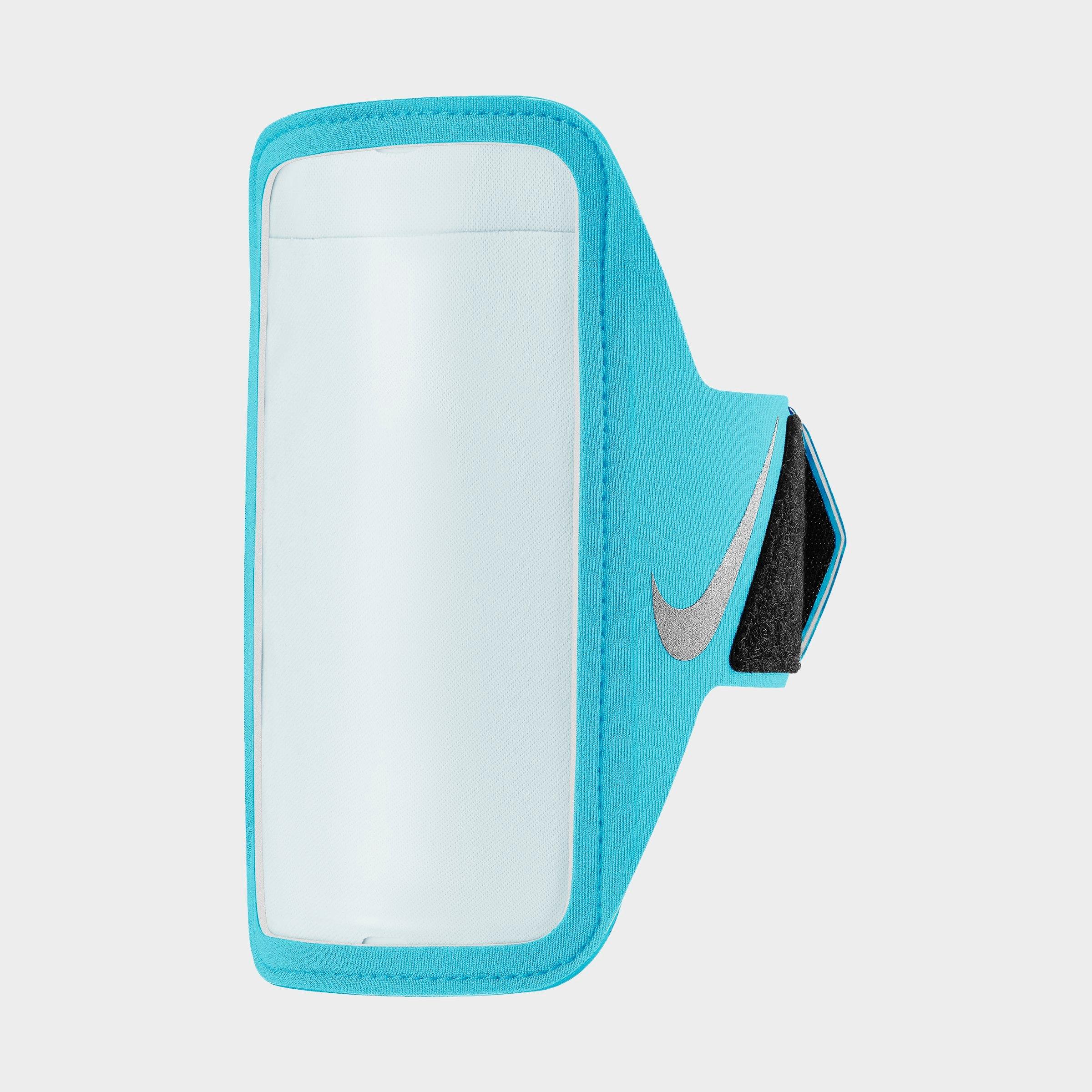 Nike Lean Armband in Chlorine Blue/Black/Silver