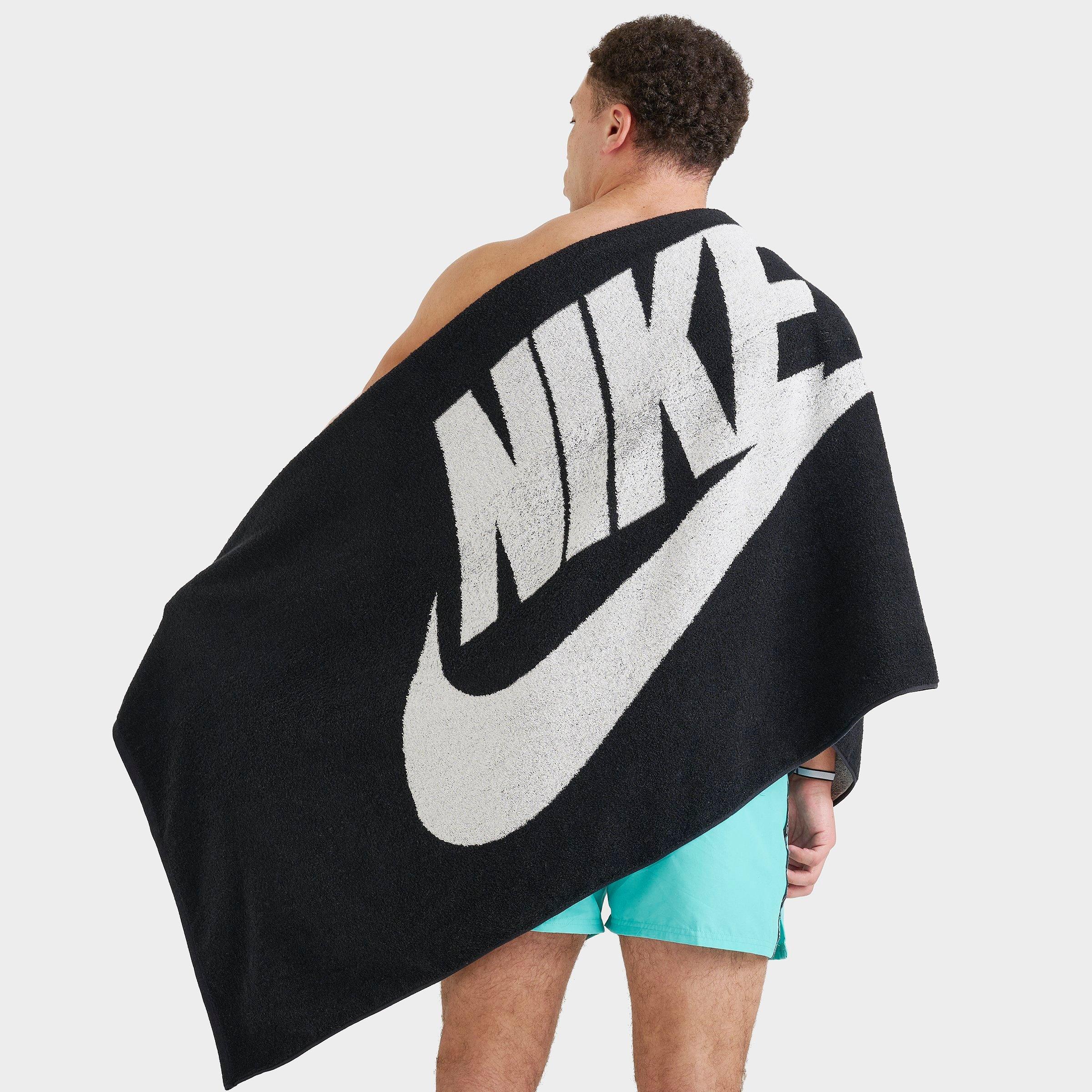 Nike Club Pool Towel in Black/White