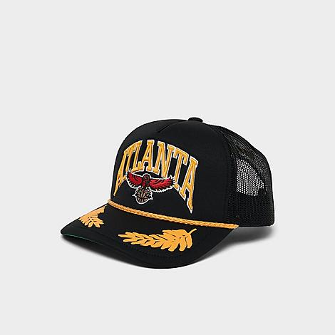 Mitchell And Ness Atlanta Hawks Nba Gold Leaf Hwc Trucker Hat In Black