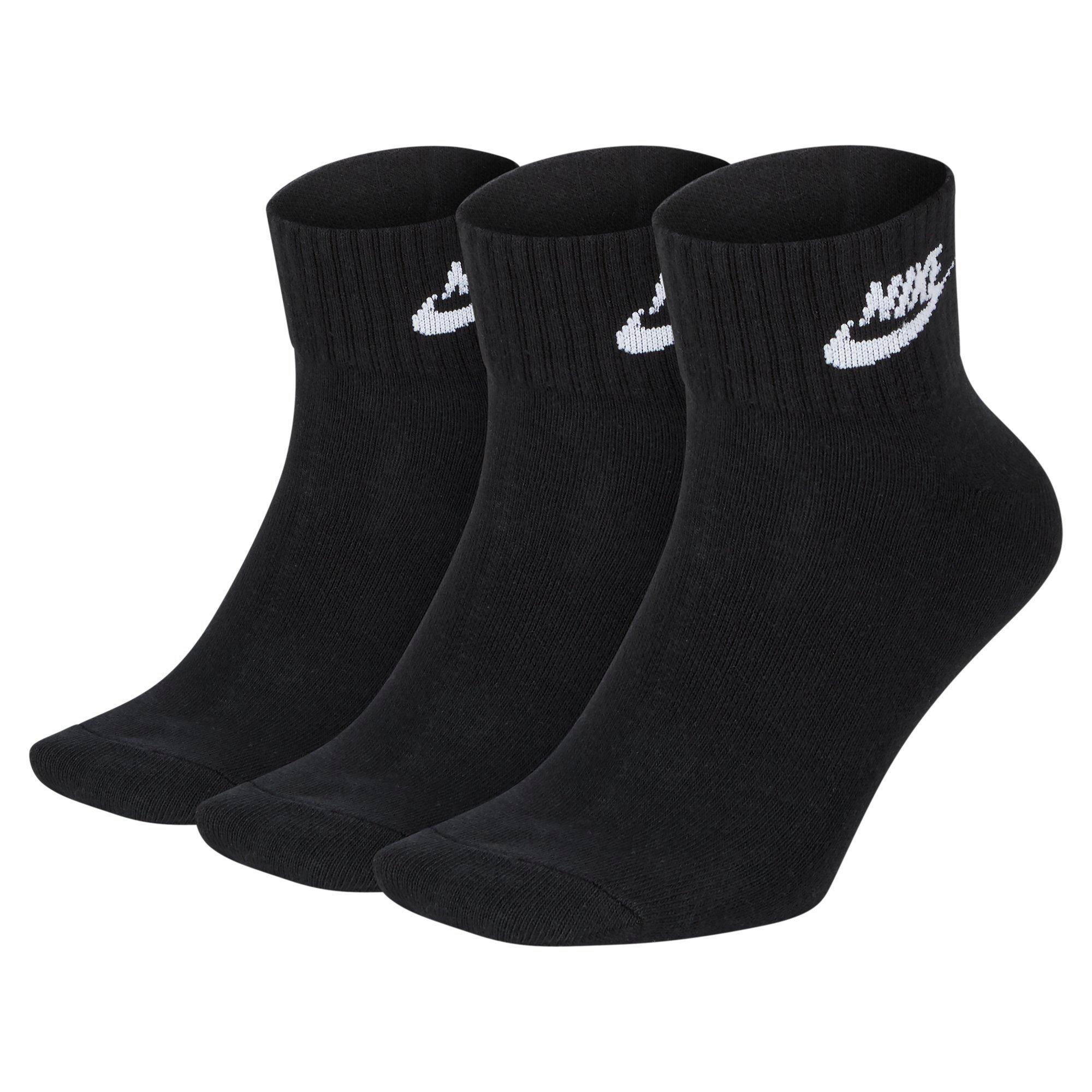 Nike Everyday Essential Ankle Socks (3-Pack) in Black Size: Medium