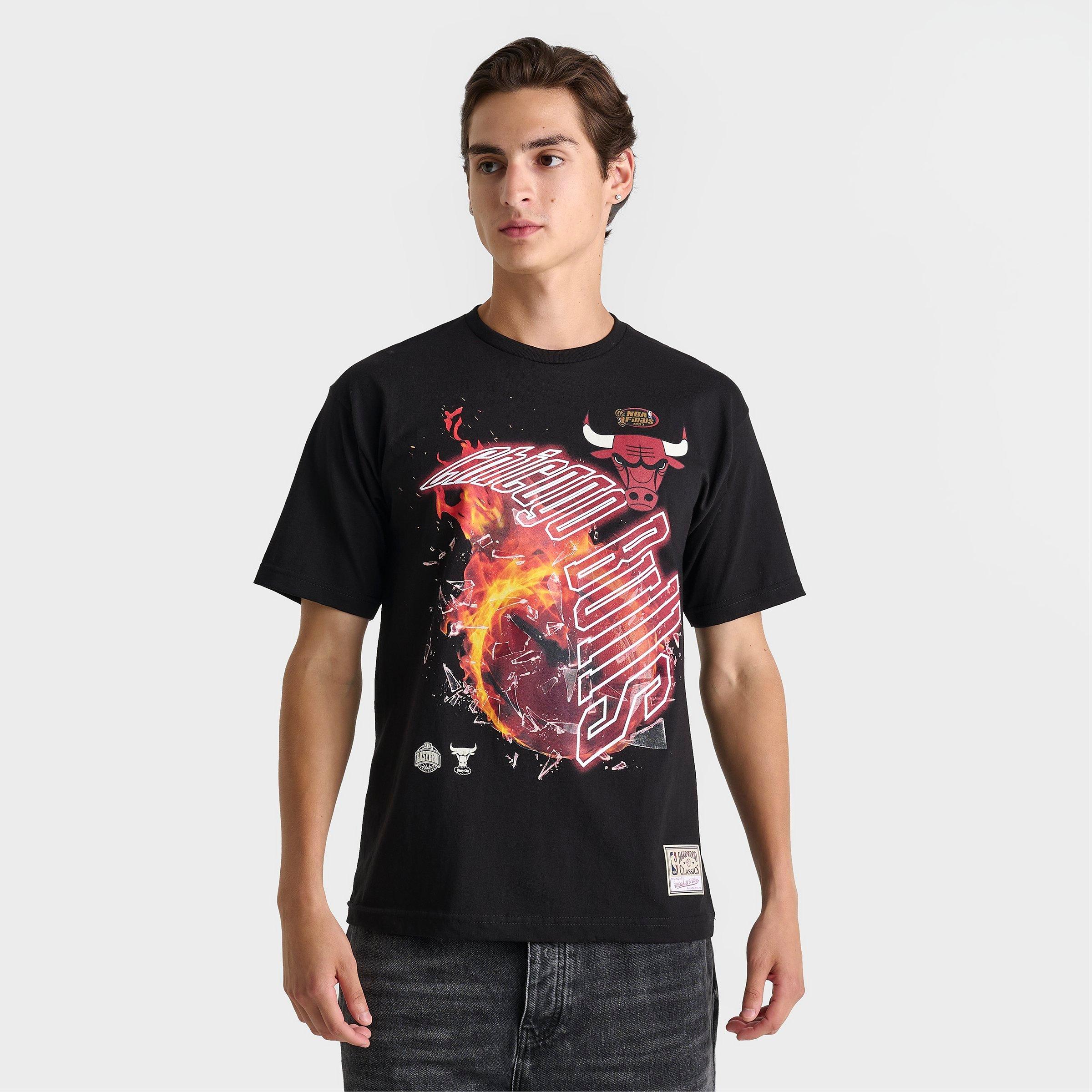 Pro Standard Men's Mitchell & Ness Chicago Bulls NBA Blaze T-Shirt in Black Size: Small