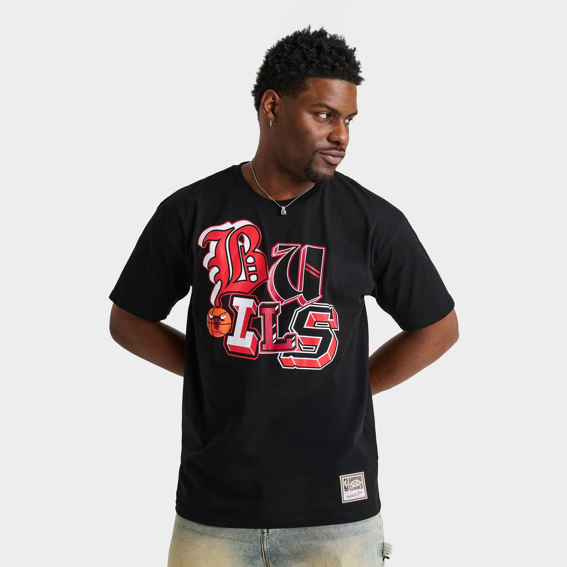 Mitchell & Ness Men's Chicago Bulls NBA Hyper Type T-Shirt in Black Size: Small