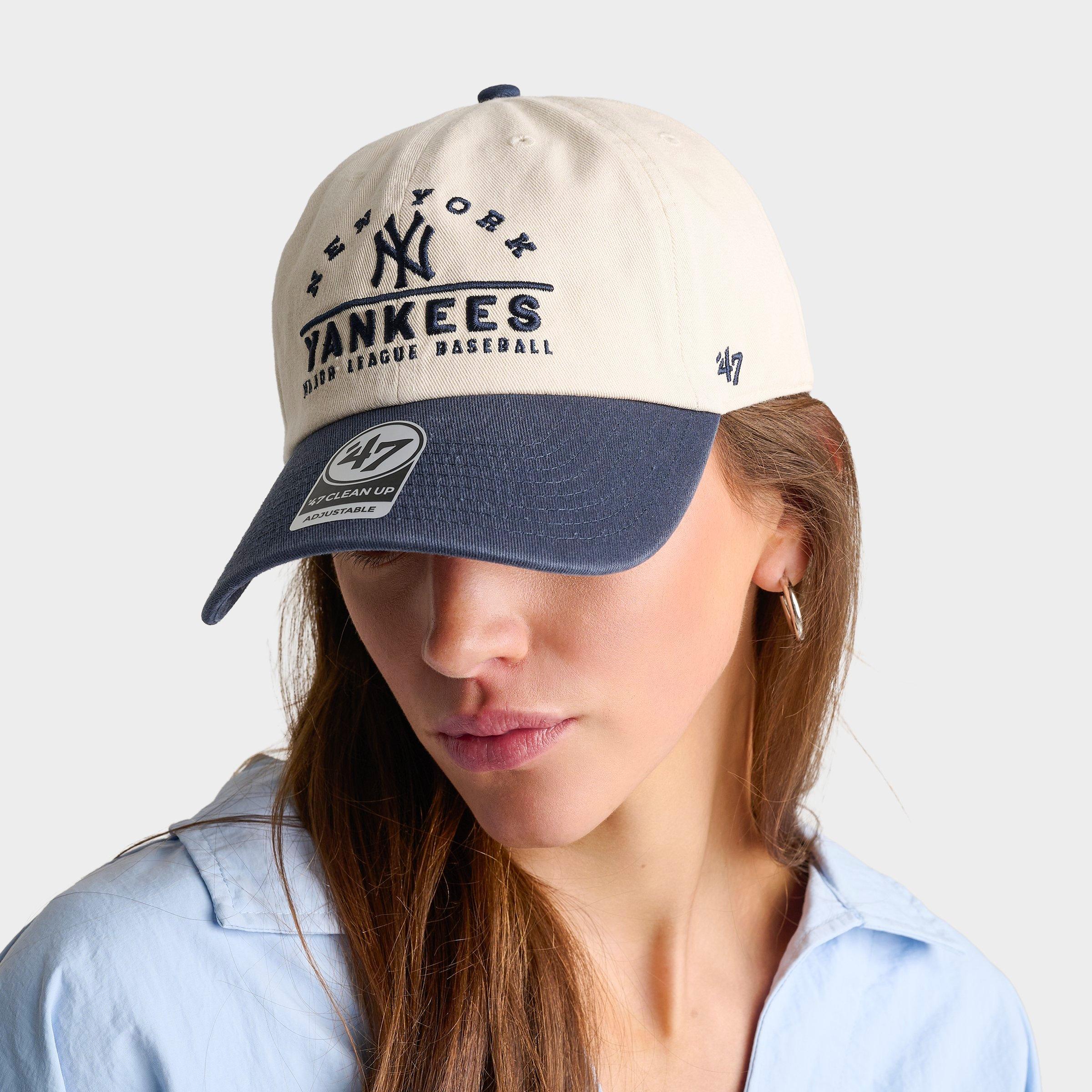 47 Brand Women's '47 New York Yankees MLB Windham Clean Up Strapback Hat in Natural/Navy