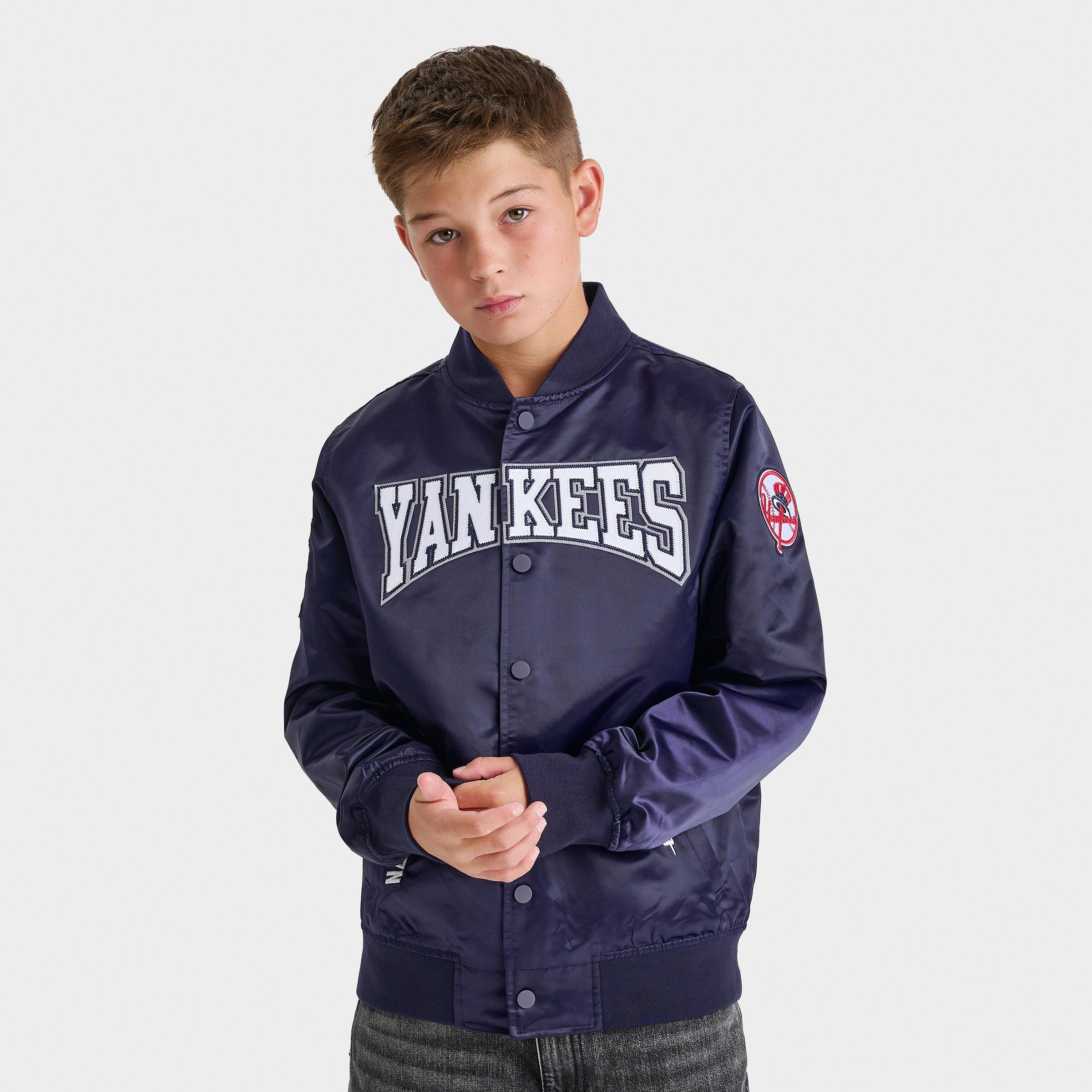 Pro Standard Big Kids New York Yankees MLB Emblem Satin Jacket in Midnight Navy Size: Small
